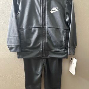 Nike Kids Matching Set in Dark Gray